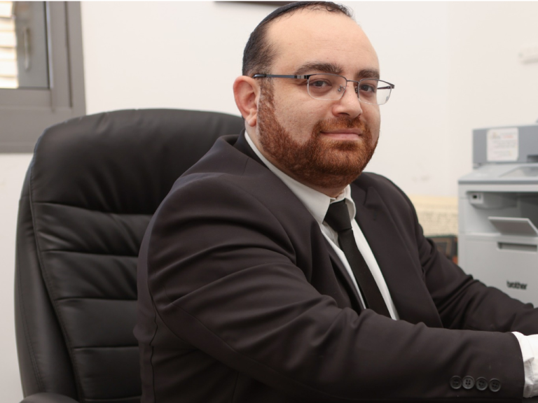 עו״ד אברהם ארסן סויונוב - גלרייה 1